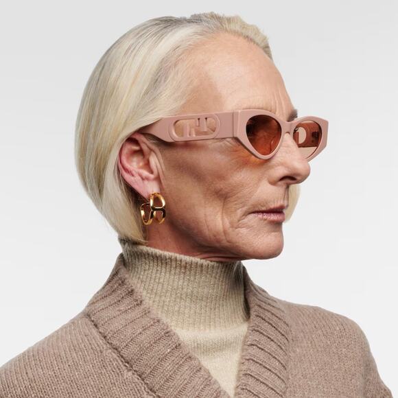 Fendi O'Lock Cat Eye Sunglasses NEW Logo FF Cut Out Neutral Pink UV Protection - Picture 9 of 9